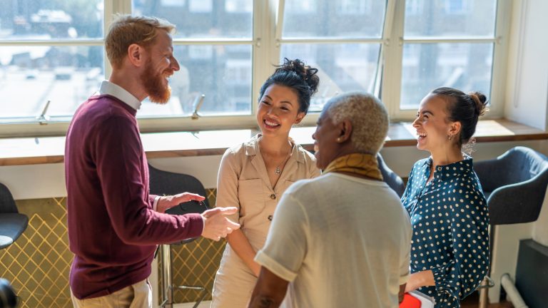 The Hidden ROI of Franchisee Peer Groups: Why Top Systems Grow Faster Franchise peers sharing best practices during a collaborative in person meeting